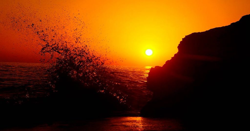 puesta al sol sobre el mar en Málaga